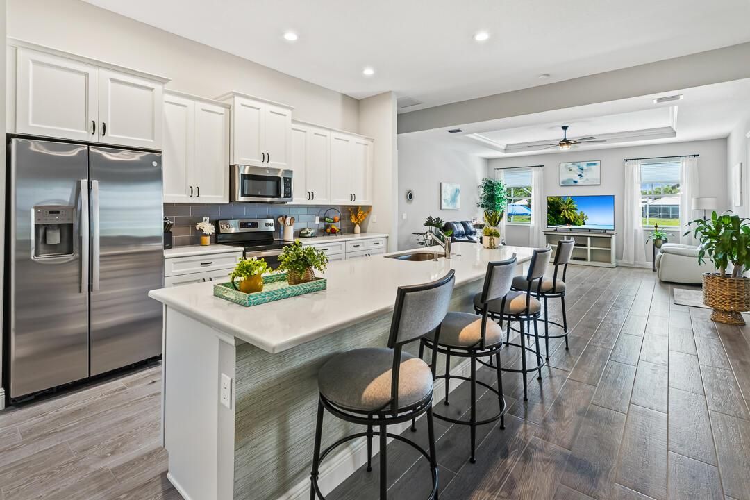 2549 SE Lyman Circle-46