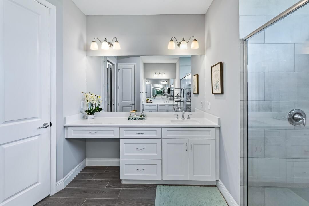 2549 SE Lyman Circle-32