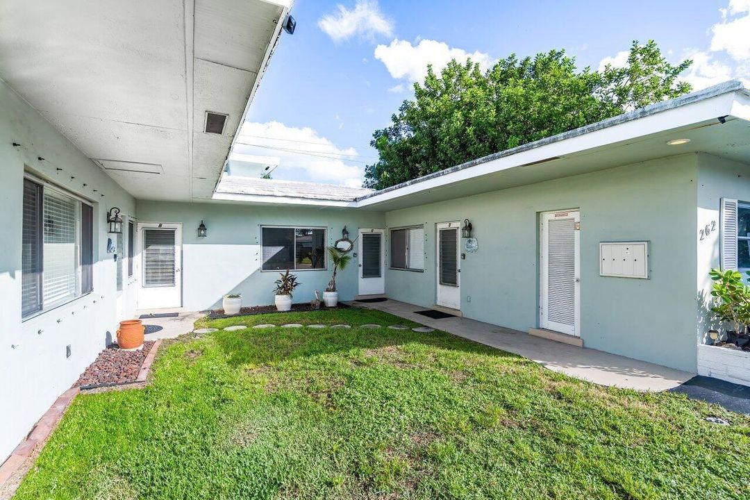 262 SE 9th Ave.