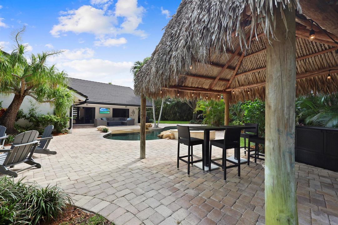 Tiki Hut & Backyard Oasis