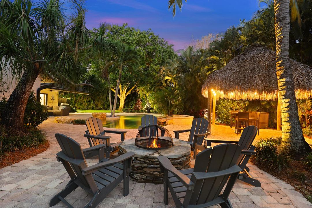 Firepit Overlooks the Pool & Tiki