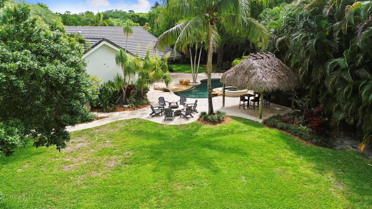 Enormous Fully Fenced Backyard