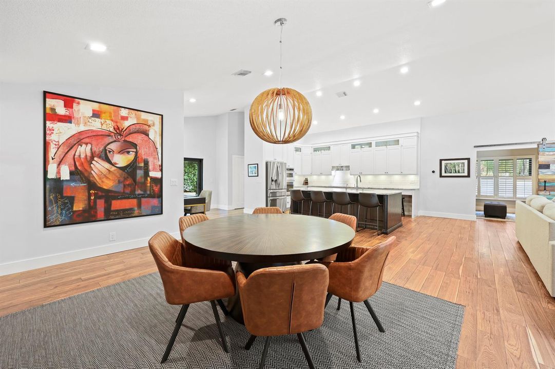 Modern Dining Space Near The Kitchen
