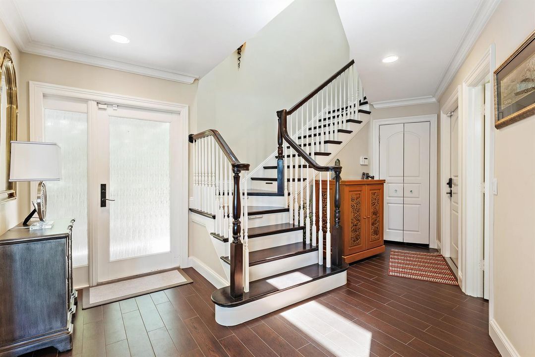 Entry / Foyer