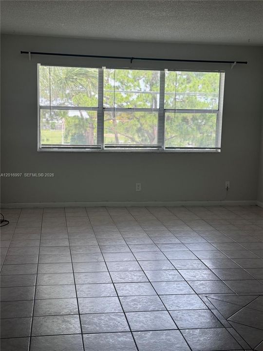 For Sale: $224,900 (3 beds, 2 baths, 1000 Square Feet)