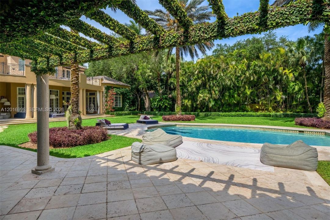 Active With Contract: $12,300,000 (6 beds, 6 baths, 7787 Square Feet)
