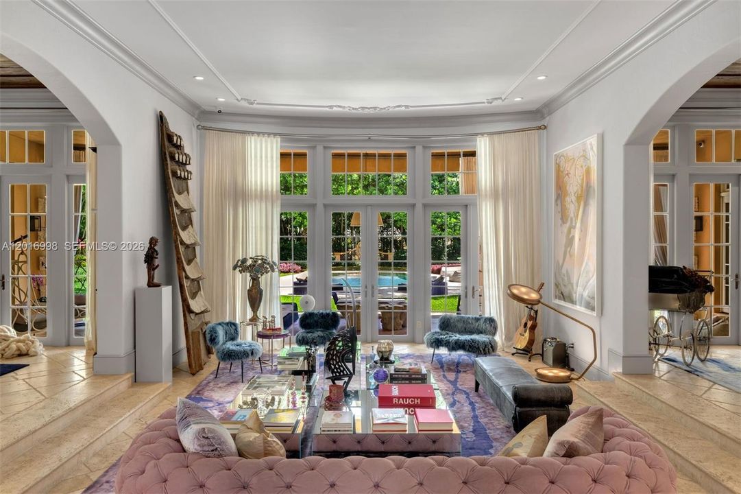 Active With Contract: $12,300,000 (6 beds, 6 baths, 7787 Square Feet)