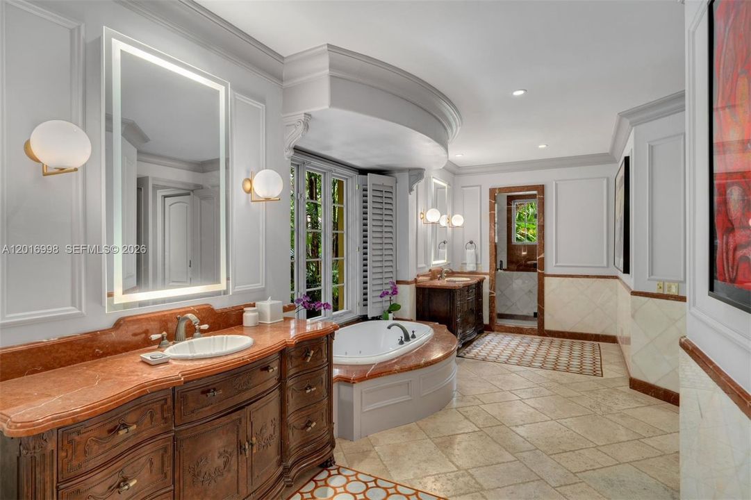 Active With Contract: $12,300,000 (6 beds, 6 baths, 7787 Square Feet)
