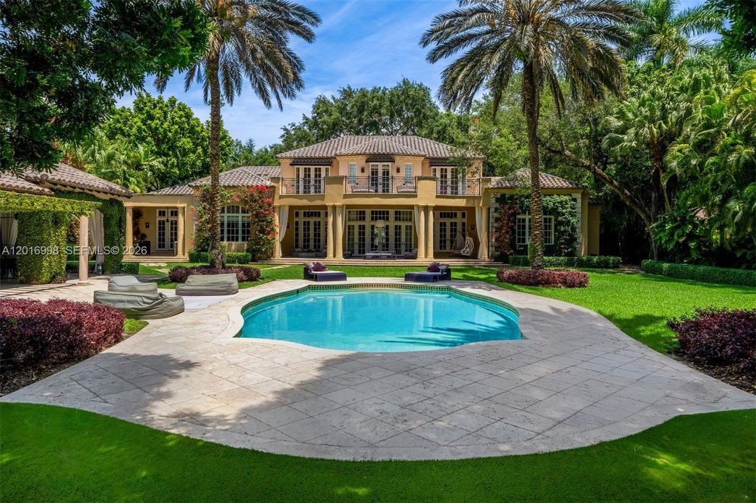Active With Contract: $12,300,000 (6 beds, 6 baths, 7787 Square Feet)
