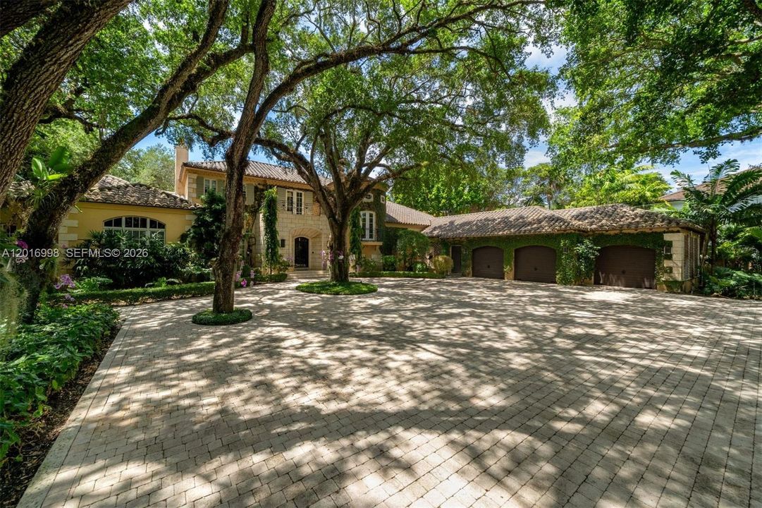 Active With Contract: $12,300,000 (6 beds, 6 baths, 7787 Square Feet)