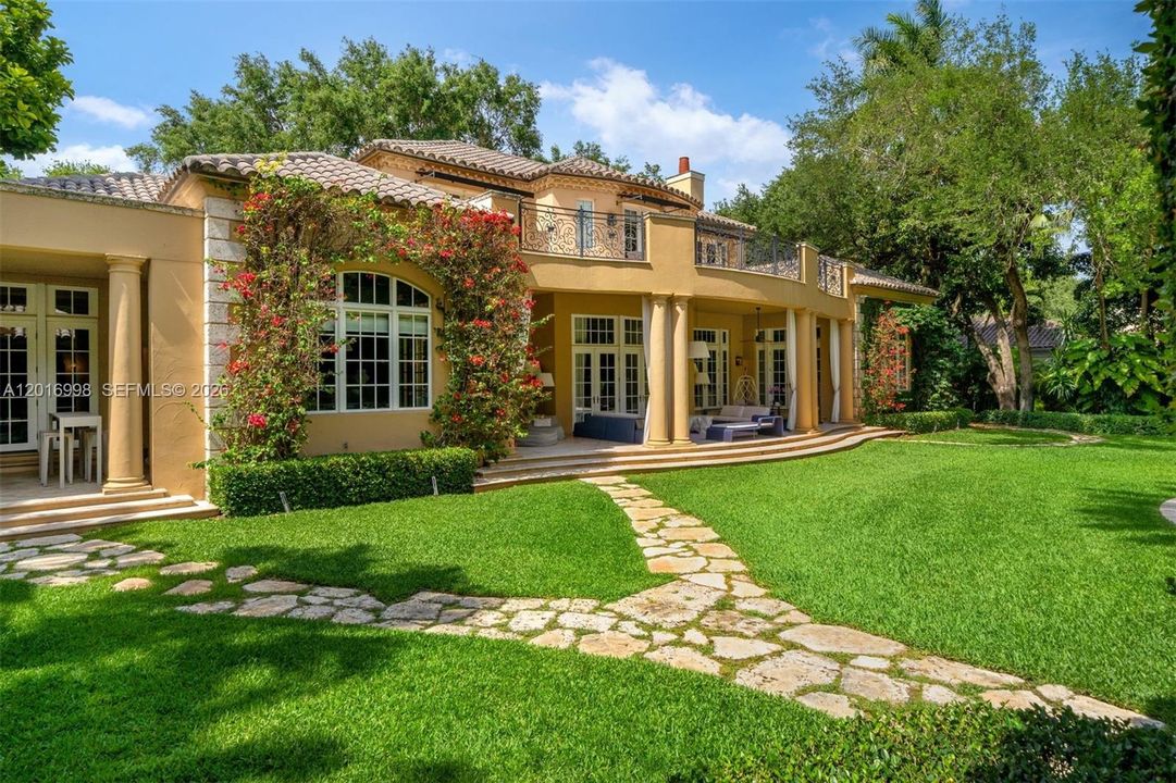 Active With Contract: $12,300,000 (6 beds, 6 baths, 7787 Square Feet)