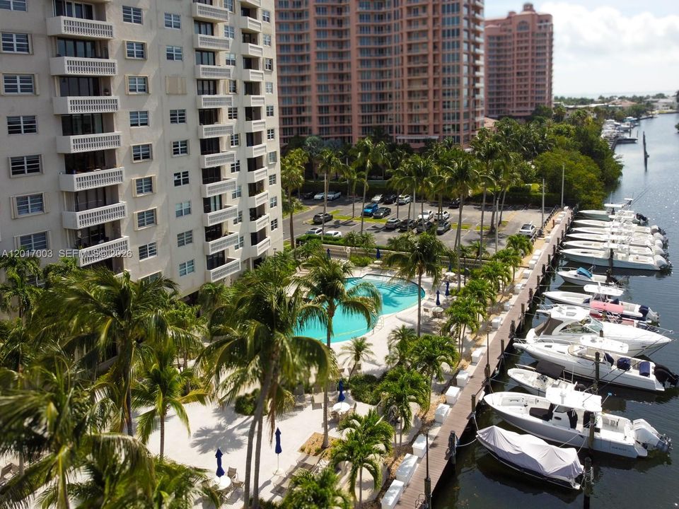 For Sale: $695,000 (2 beds, 2 baths, 1470 Square Feet)