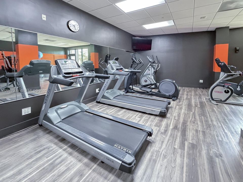 For Sale: $695,000 (2 beds, 2 baths, 1470 Square Feet)