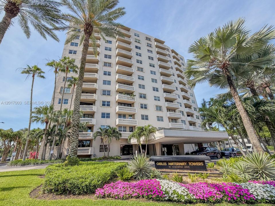 For Sale: $695,000 (2 beds, 2 baths, 1470 Square Feet)