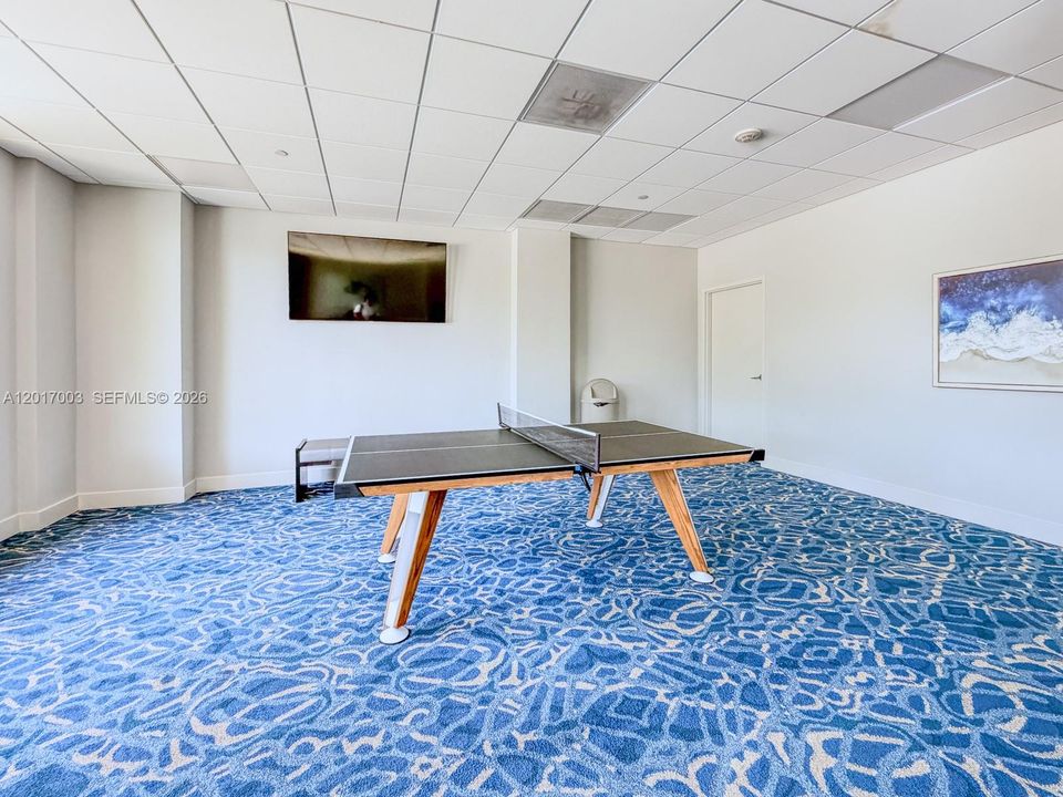 For Sale: $695,000 (2 beds, 2 baths, 1470 Square Feet)