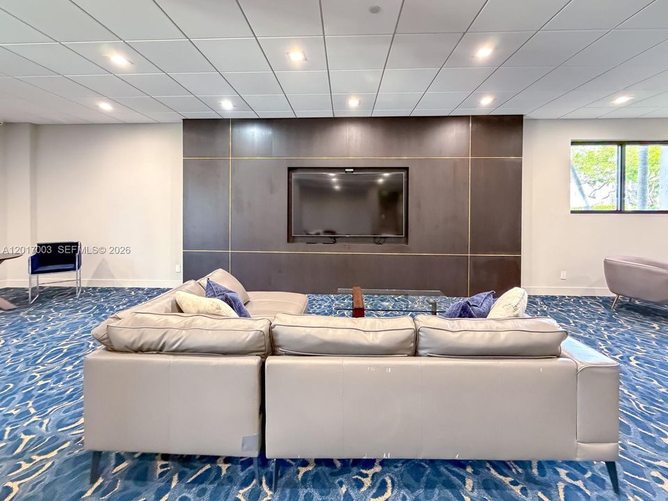 For Sale: $695,000 (2 beds, 2 baths, 1470 Square Feet)