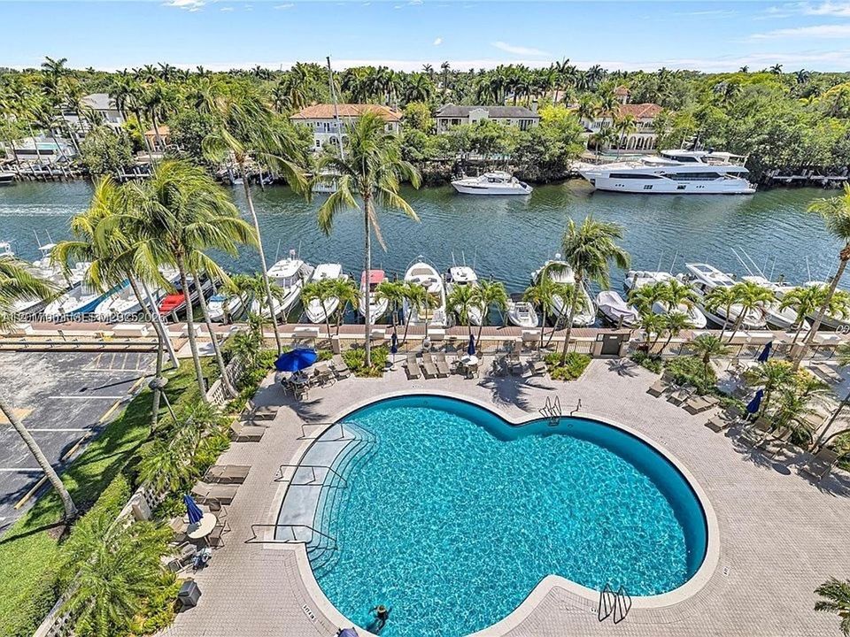 For Sale: $695,000 (2 beds, 2 baths, 1470 Square Feet)