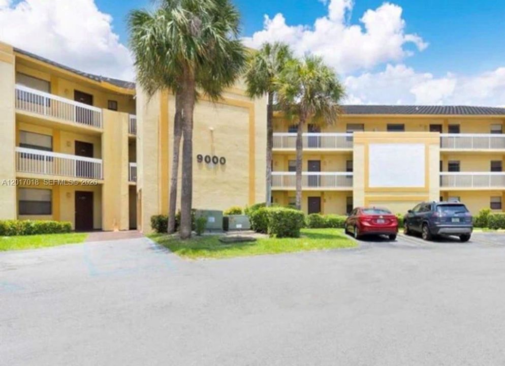 For Sale: $189,000 (2 beds, 2 baths, 815 Square Feet)