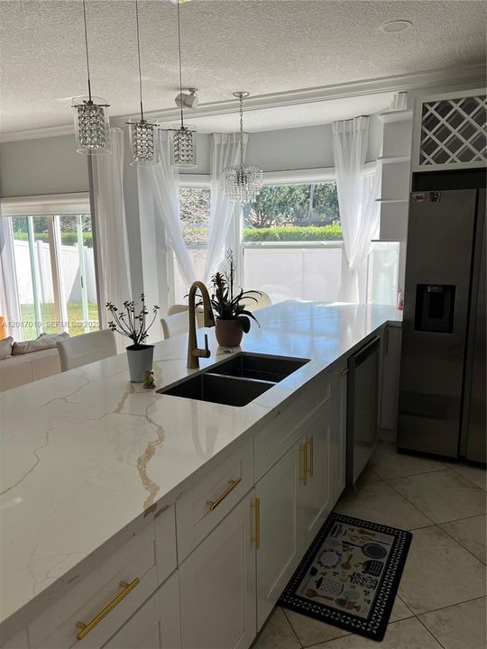 For Sale: $740,000 (4 beds, 3 baths, 2106 Square Feet)