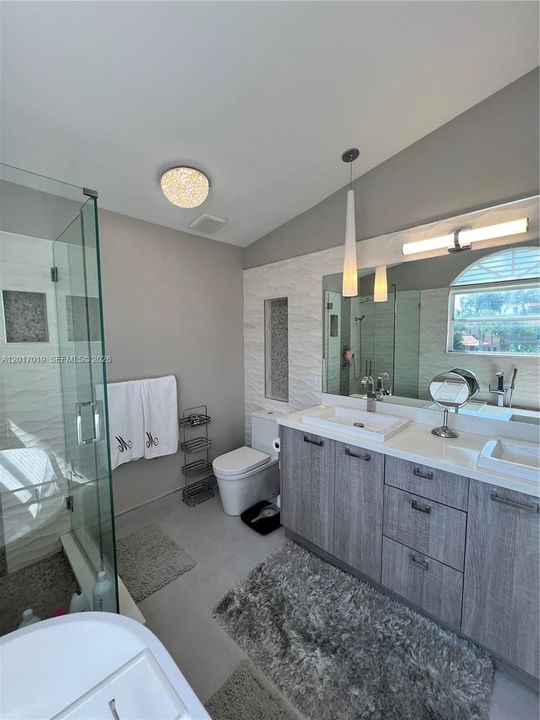 For Sale: $740,000 (4 beds, 3 baths, 2106 Square Feet)