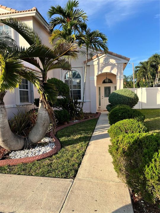 For Sale: $740,000 (4 beds, 3 baths, 2106 Square Feet)