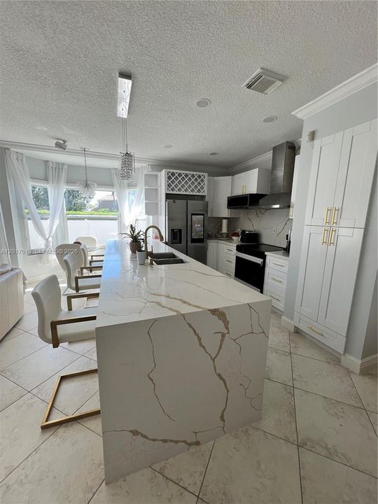For Sale: $740,000 (4 beds, 3 baths, 2106 Square Feet)