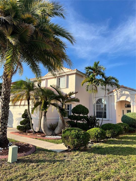 For Sale: $740,000 (4 beds, 3 baths, 2106 Square Feet)