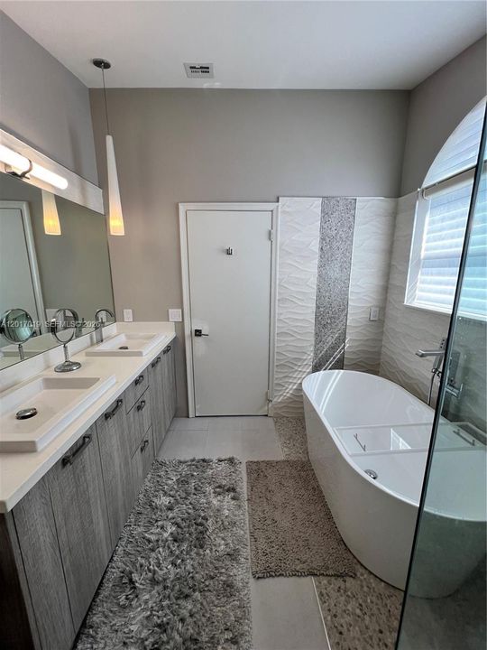 For Sale: $740,000 (4 beds, 3 baths, 2106 Square Feet)