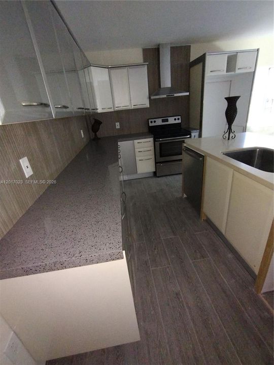 En Venta: $899,500 (4 camas, 3 baños, 2225 Pies cuadrados)