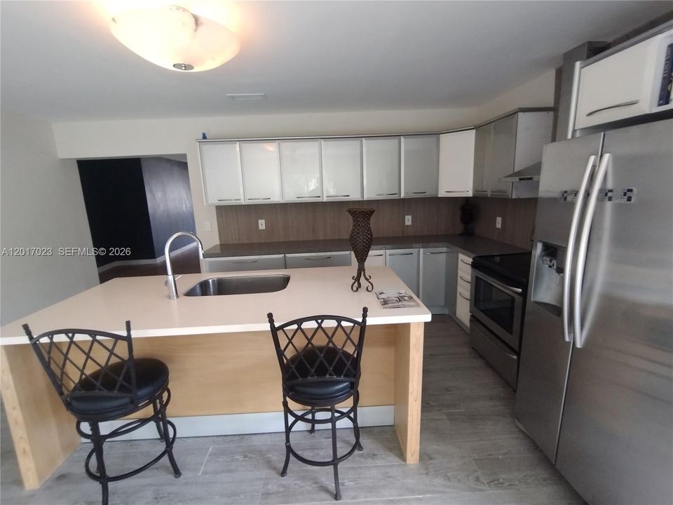En Venta: $899,500 (4 camas, 3 baños, 2225 Pies cuadrados)