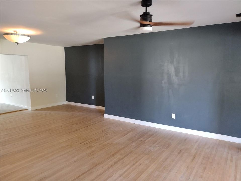 En Venta: $899,500 (4 camas, 3 baños, 2225 Pies cuadrados)