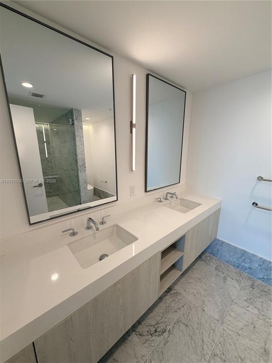 For Sale: $1,850,000 (2 beds, 2 baths, 1329 Square Feet)