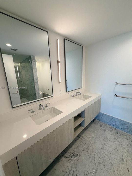 For Sale: $1,850,000 (2 beds, 2 baths, 1329 Square Feet)