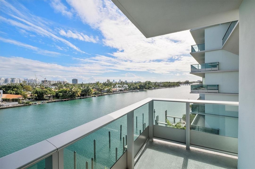 For Sale: $1,850,000 (2 beds, 2 baths, 1329 Square Feet)