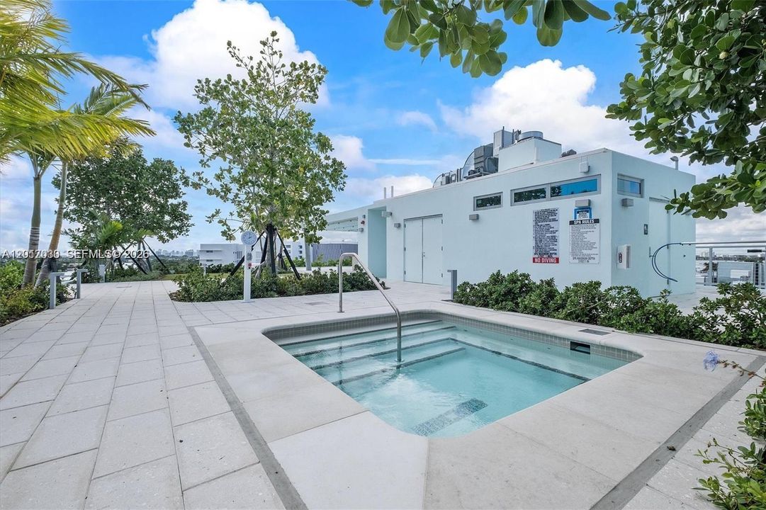 For Sale: $1,850,000 (2 beds, 2 baths, 1329 Square Feet)