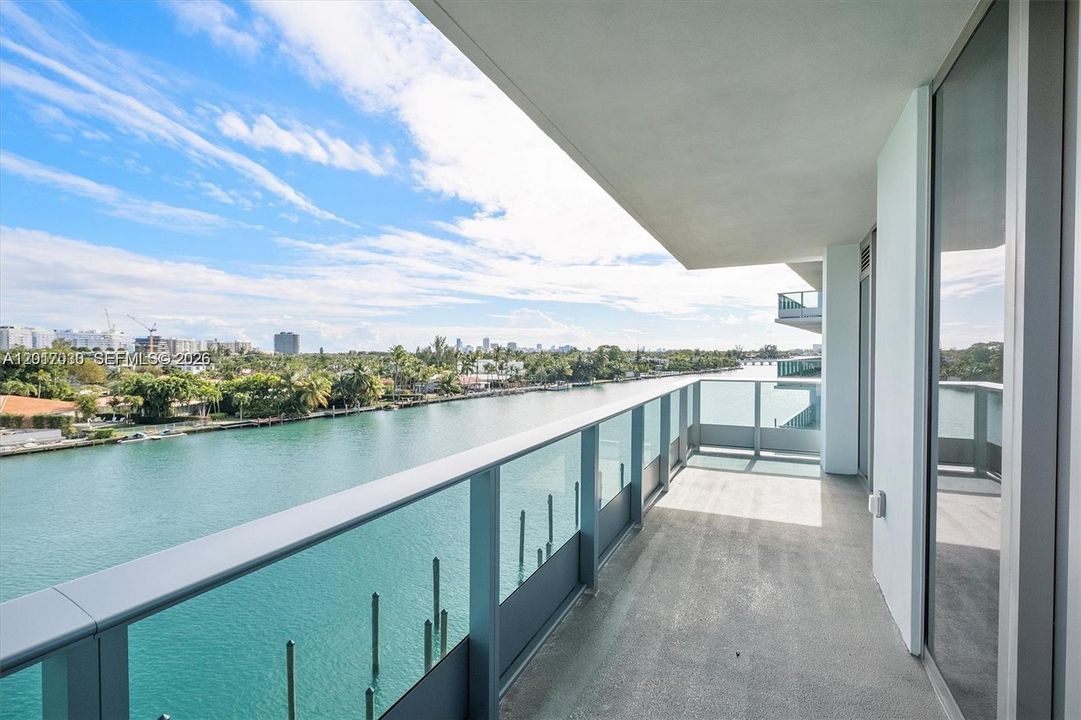 For Sale: $1,850,000 (2 beds, 2 baths, 1329 Square Feet)