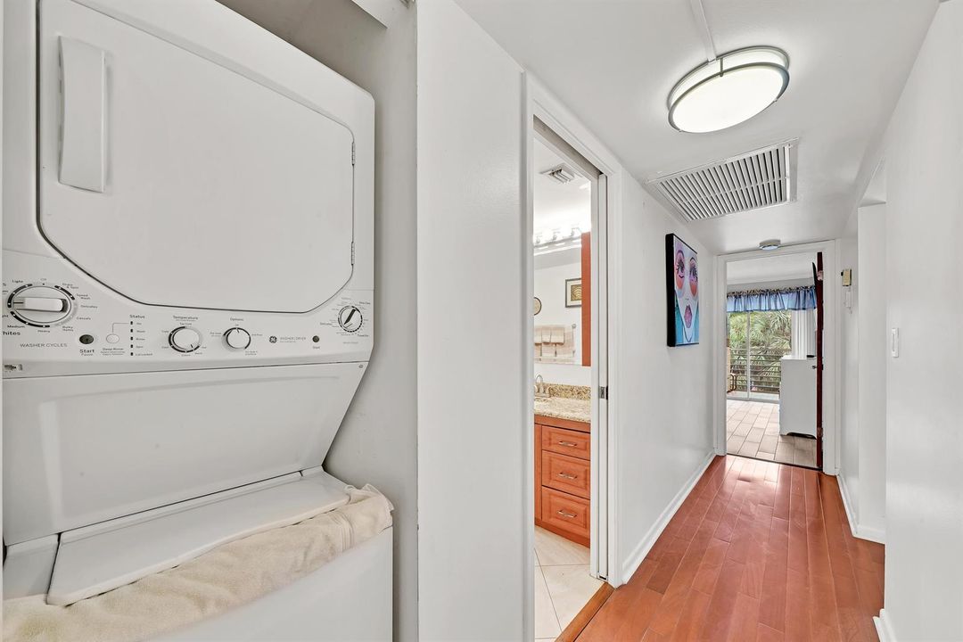 15 Laundry Closet (2)