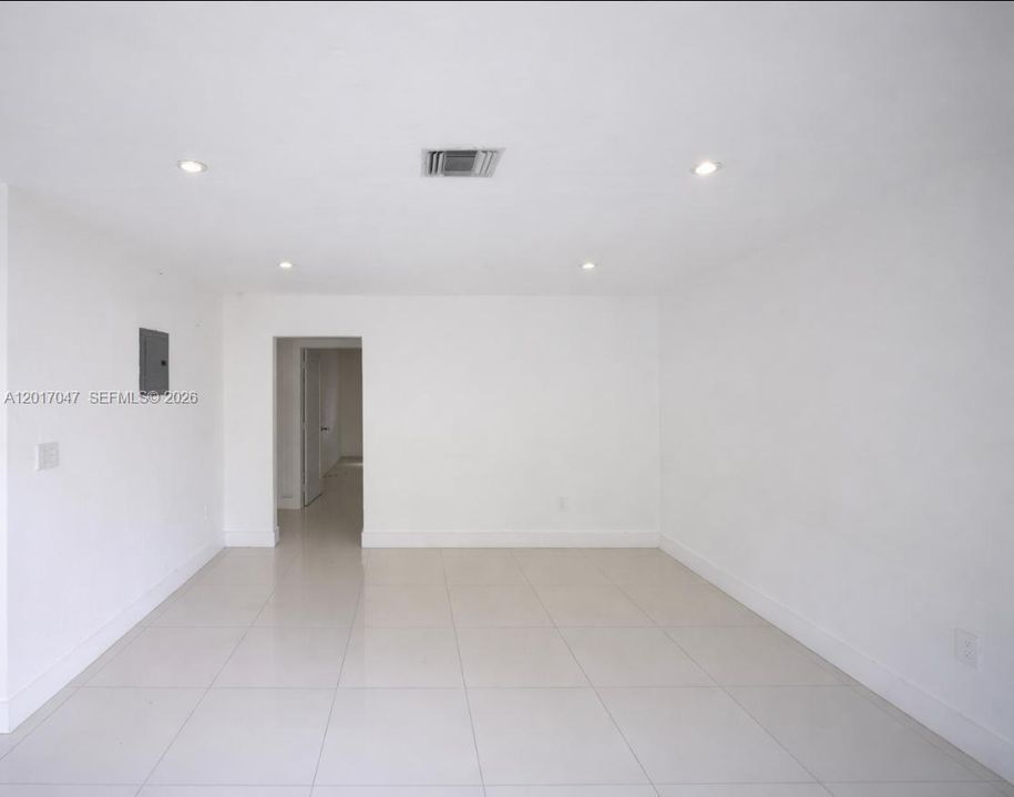 Activo con contrato: $2,275 (2 camas, 1 baños, 0 Pies cuadrados)