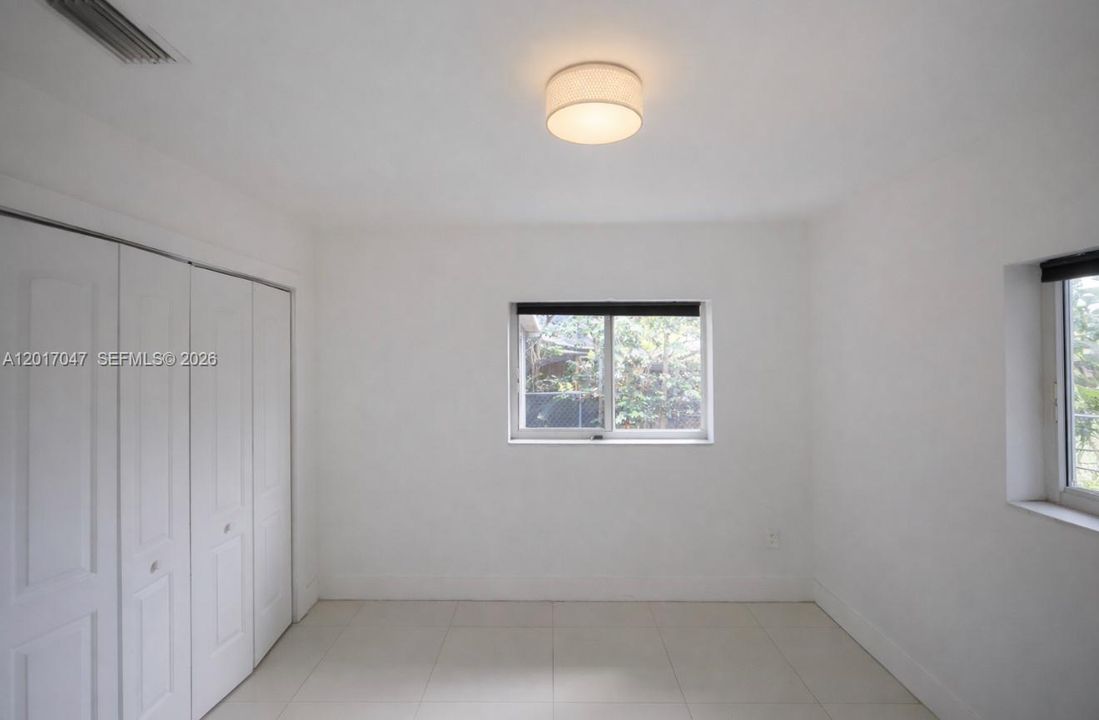 Activo con contrato: $2,275 (2 camas, 1 baños, 0 Pies cuadrados)