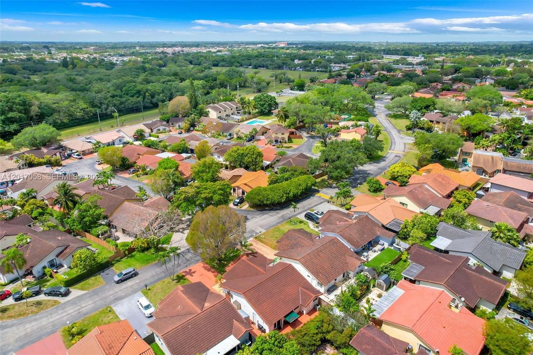 Недавно продано: $625,000 (4 спален, 2 ванн, 1536 Квадратных фут)