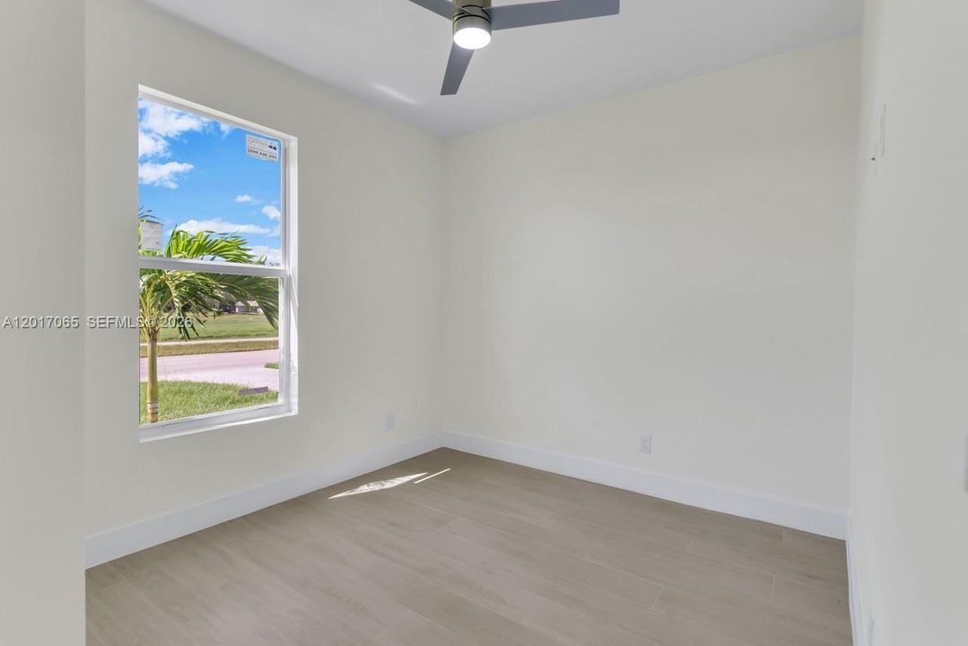 For Rent: $2,300 (4 beds, 3 baths, 1807 Square Feet)