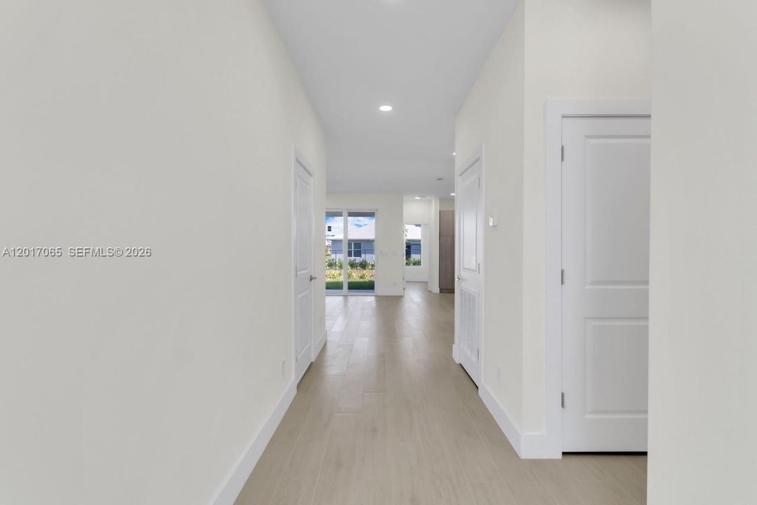 For Rent: $2,300 (4 beds, 3 baths, 1807 Square Feet)