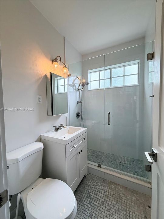 В аренду: $3,950 (2 спален, 1 ванн, 900 Квадратных фут)