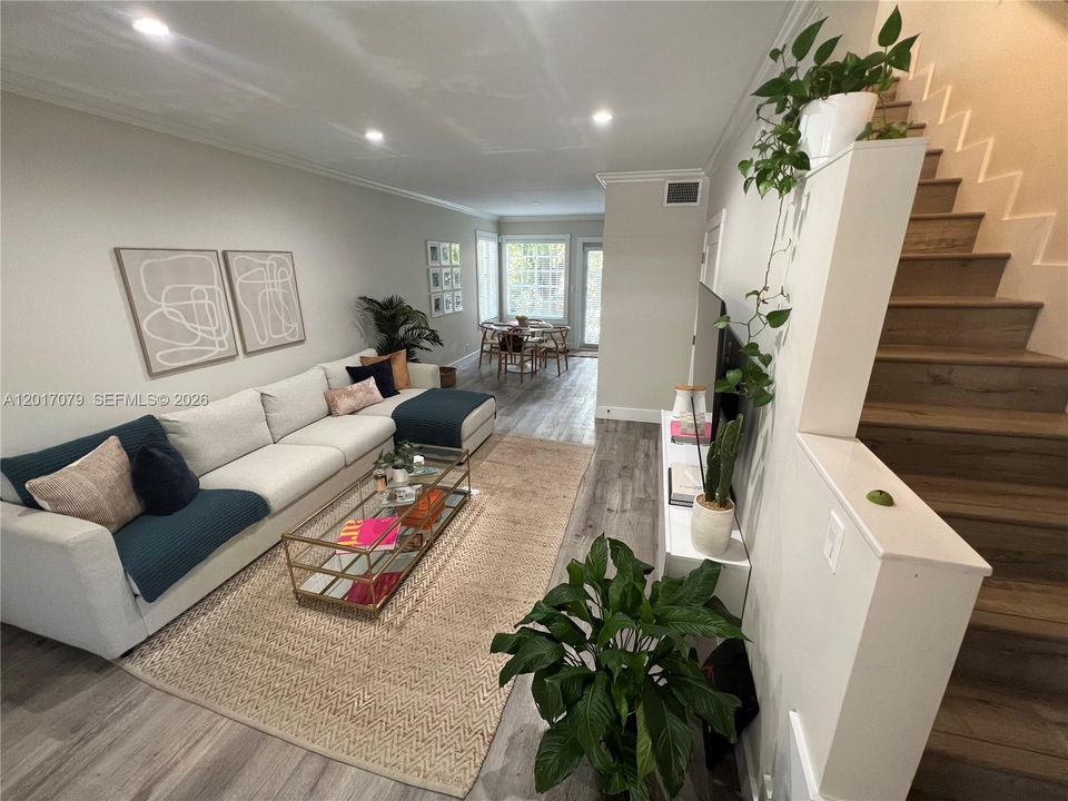 В аренду: $3,950 (2 спален, 1 ванн, 900 Квадратных фут)