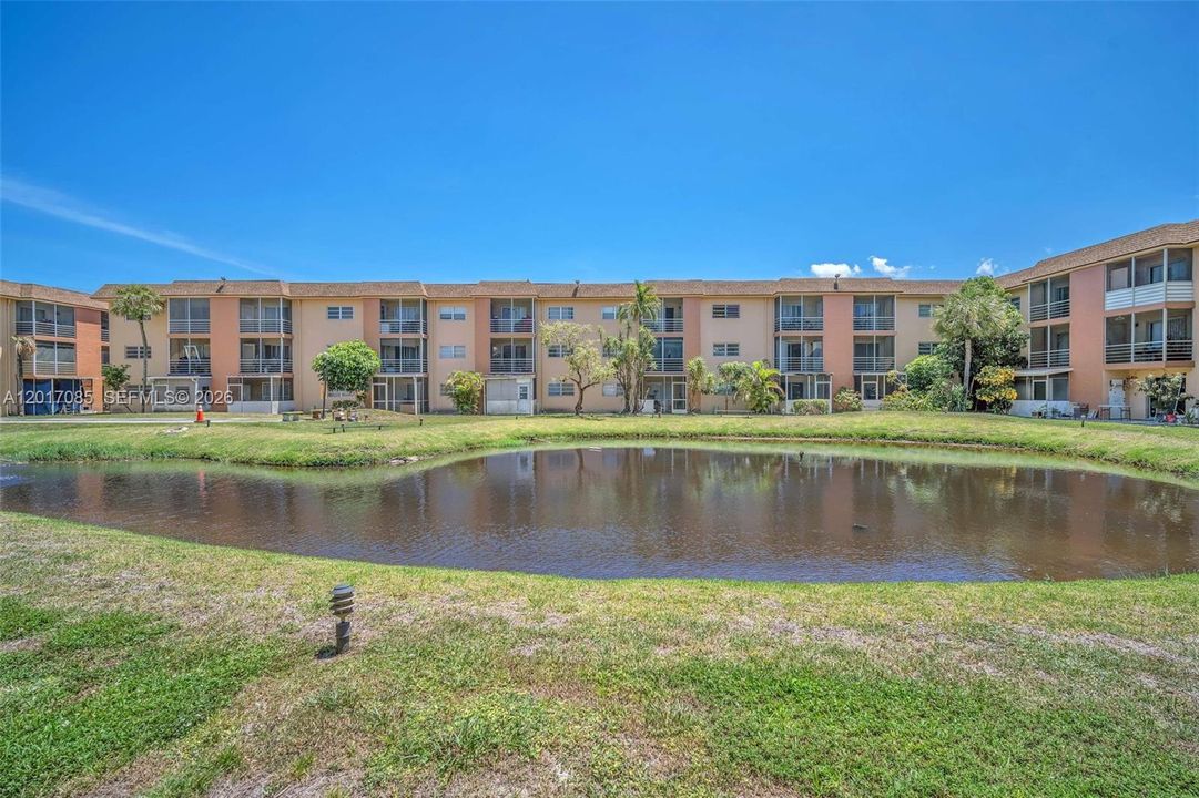 For Sale: $99,000 (1 beds, 1 baths, 624 Square Feet)