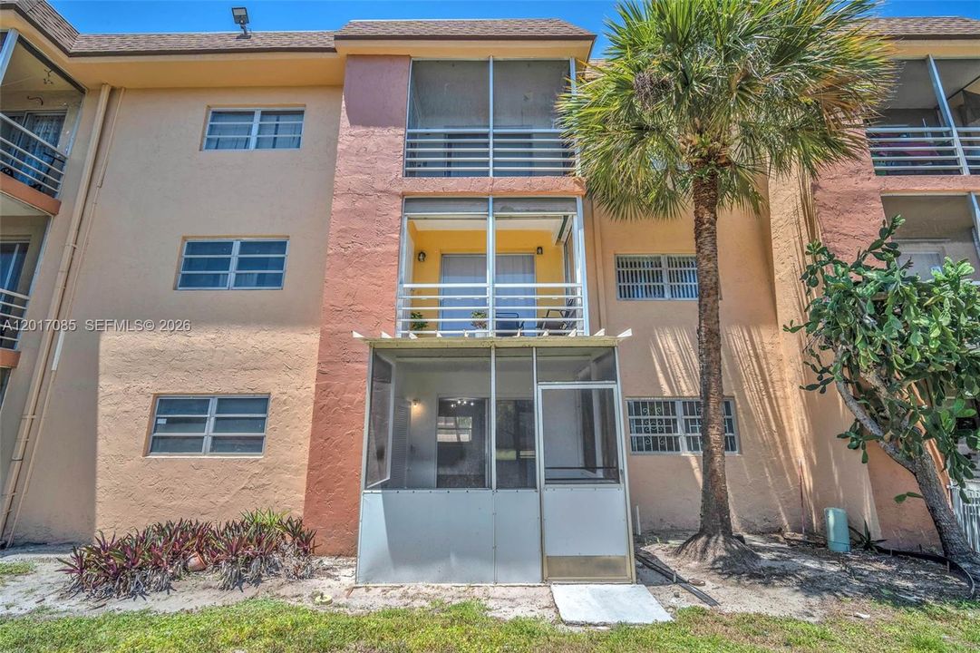 For Sale: $99,000 (1 beds, 1 baths, 624 Square Feet)