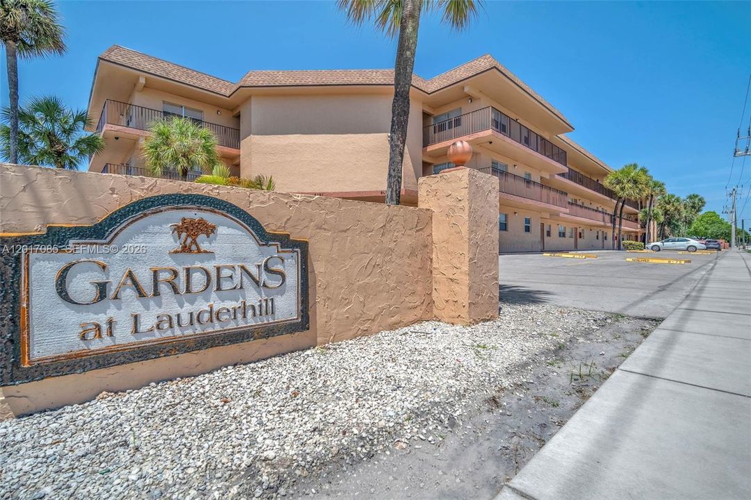 For Sale: $99,000 (1 beds, 1 baths, 624 Square Feet)