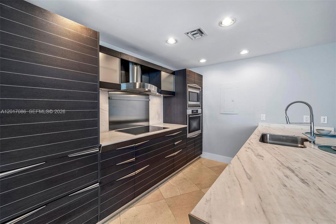 Active With Contract: $8,200 (2 beds, 2 baths, 1500 Square Feet)