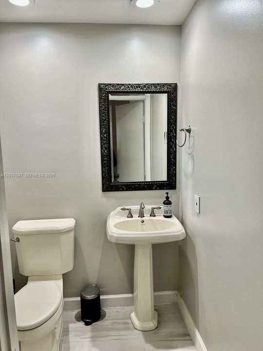 Activo con contrato: $2,900 (3 camas, 2 baños, 1490 Pies cuadrados)