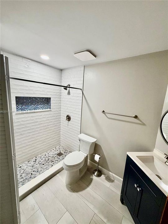 Activo con contrato: $2,900 (3 camas, 2 baños, 1490 Pies cuadrados)